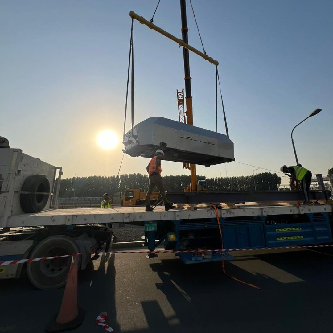 RTA Robot lifting job